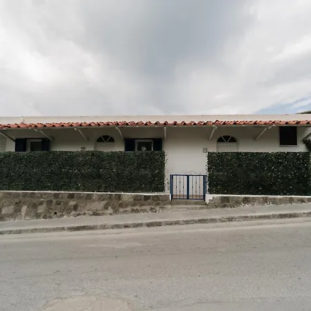 Lucia Maison * Forio (Isola d'Ischia)